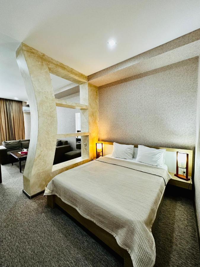Liel Otel Tiflis Dış mekan fotoğraf