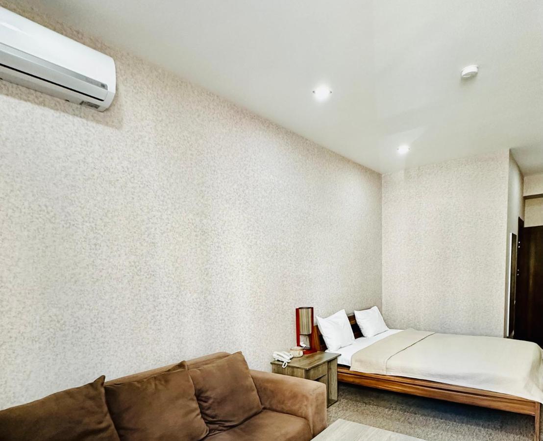 Liel Otel Tiflis Dış mekan fotoğraf