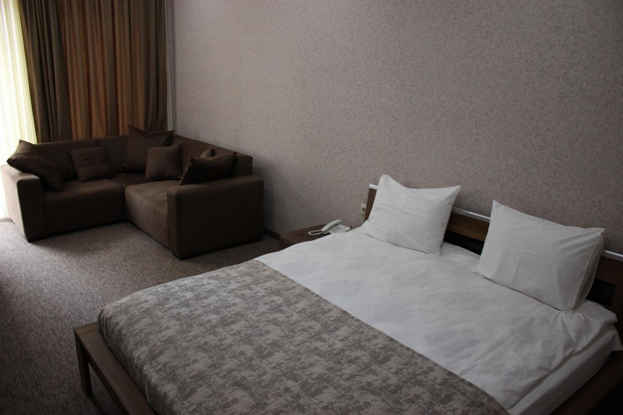 Liel Otel Tiflis Dış mekan fotoğraf
