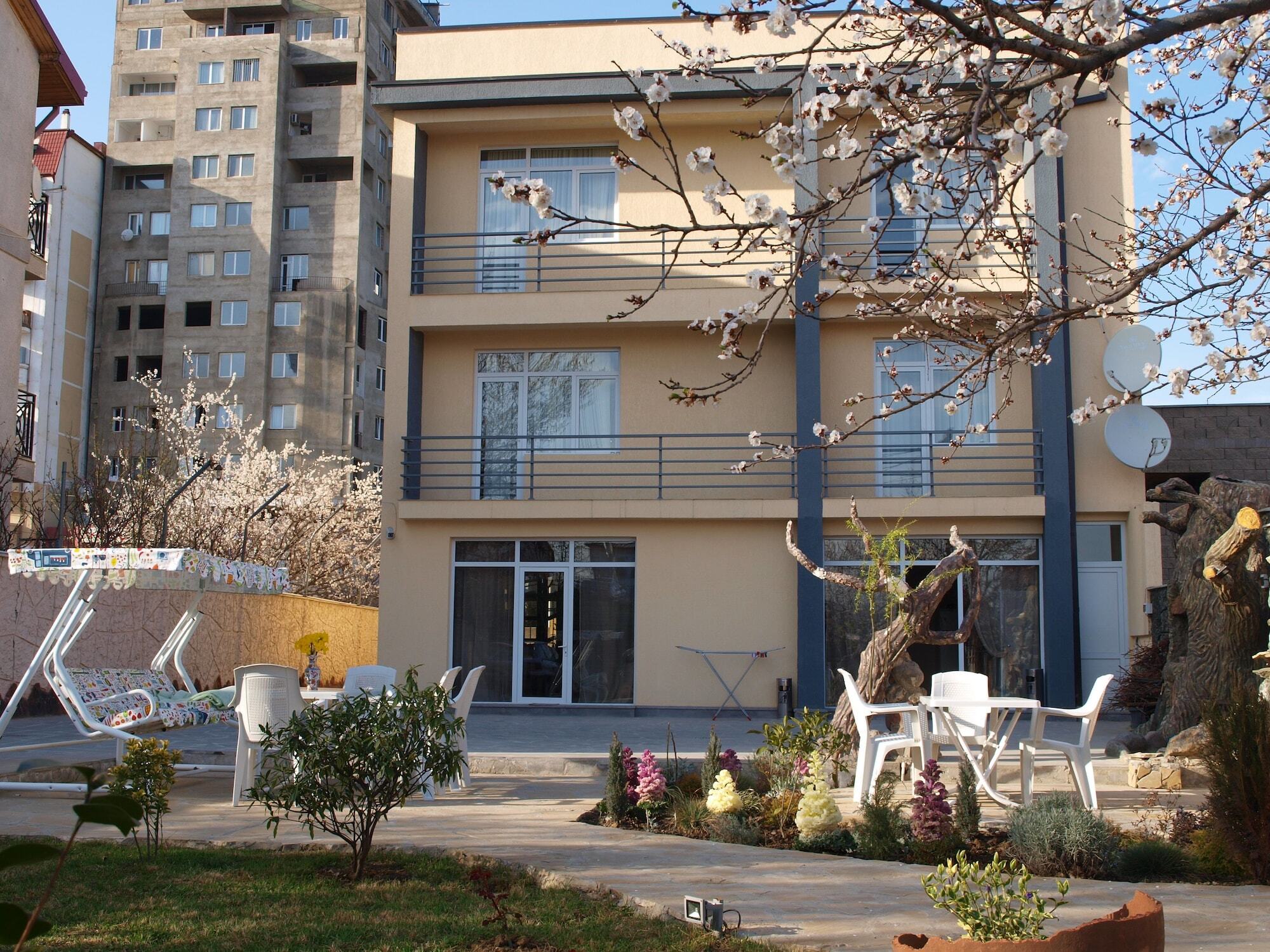 Liel Otel Tiflis Dış mekan fotoğraf